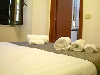 Al Tulipano Hotel โรม ภายนอก รูปภาพ